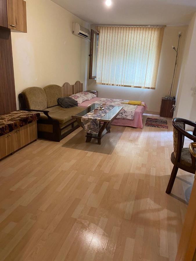 Апартамент Столетов Varna Exteriör bild